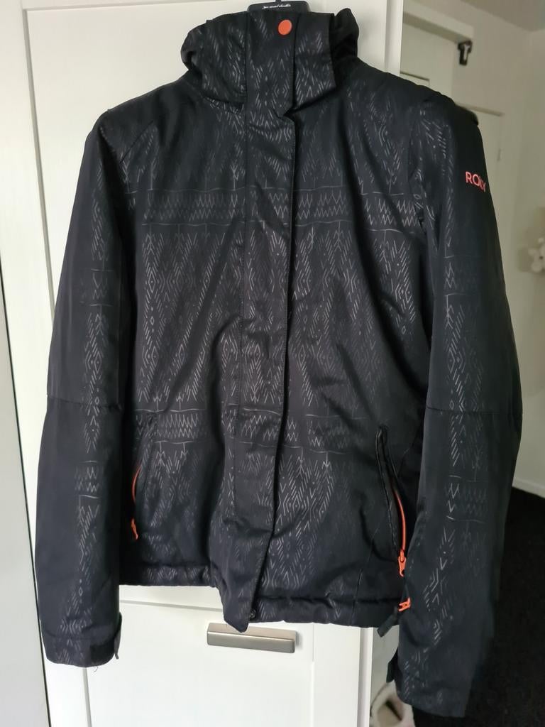 Ski jas in nieuwstaat van Roxy in maat: Small, Enlèvement ou Envoi, Taille 36 (S), Blouson, Comme neuf