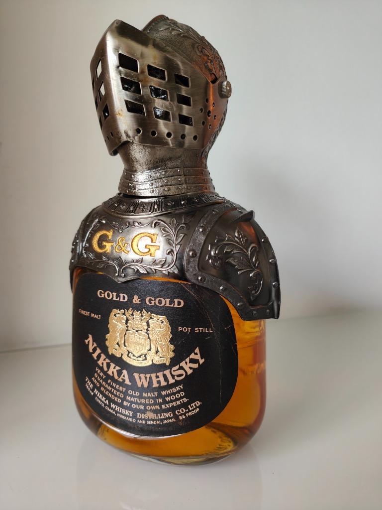 Nikka Gold & Gold Knight, Rare, 43%, 750ml (Métal) (v3), Collections, Vins, Neuf, Autres régions, Enlèvement ou Envoi, Pleine