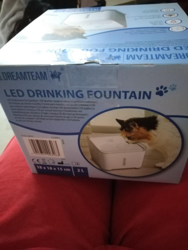 Elektrische drinkbak met ledlicht 2 liter, Dieren en Toebehoren, Hondenvoerbakken en Drinkbakken, Ophalen of Verzenden, Automatisch