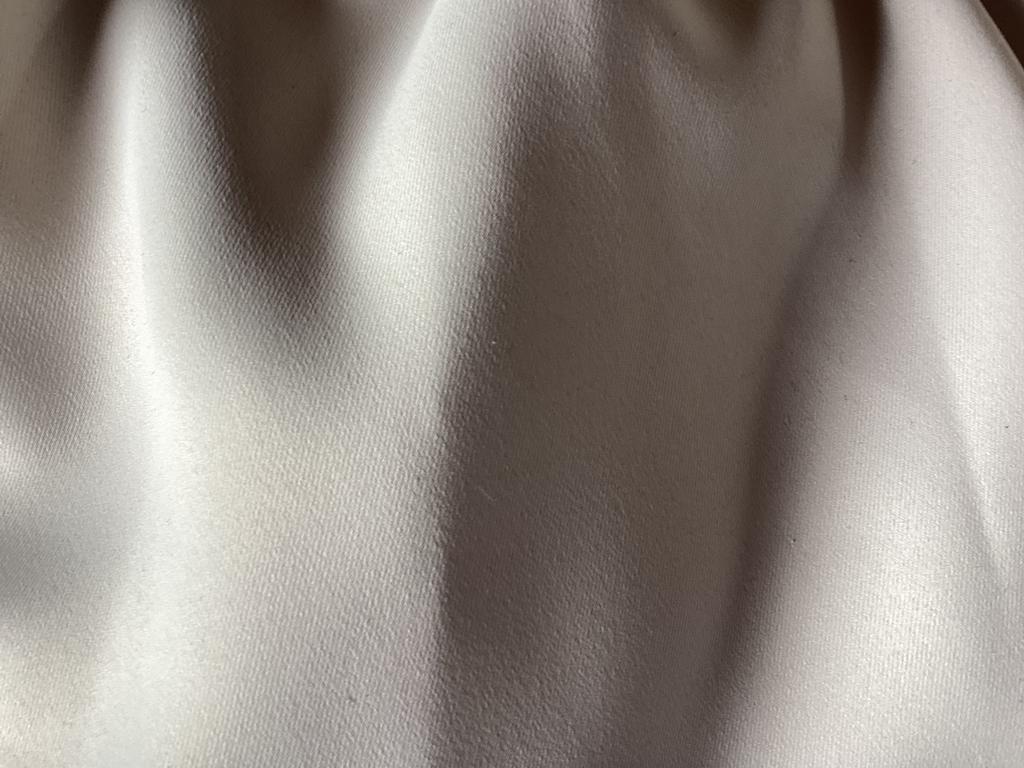 Beige effen overgordijnen 2 stuks, Ophalen of Verzenden, Zo goed als nieuw, Beige