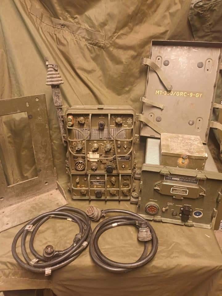 AN-GRC9 + voeding + mounting Jeep + kabels, Verzamelen, Ophalen of Verzenden, Landmacht, Overige typen