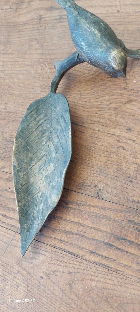 Oiseau en bronze sur une branche en bronze, Enlèvement ou Envoi