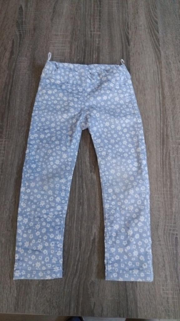 Jeans 104, Enfants & Bébés, Vêtements enfant | Taille 104, Pantalon, C&A, Enlèvement, Utilisé