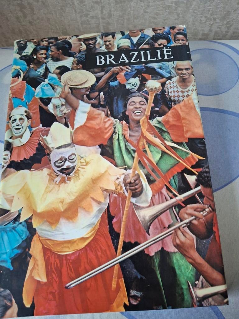 Boek Artis: Brazillië, Verzamelen, Ophalen