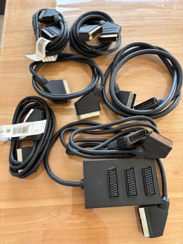 Lot de 7 câbles Scart, Enlèvement ou Envoi, Comme neuf, Appareillage