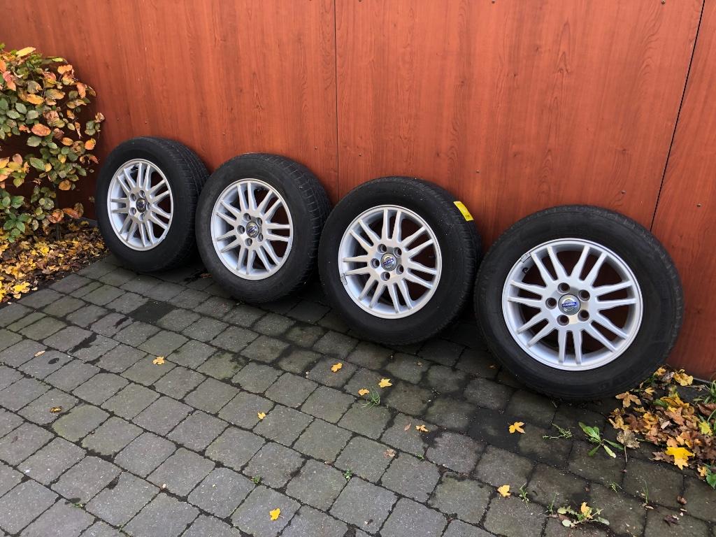 Volvo alu velgenset Acrux 15" met winterbanden, Auto-onderdelen, Banden en Velgen, Ophalen, Gebruikt, 15 inch, Banden en Velgen