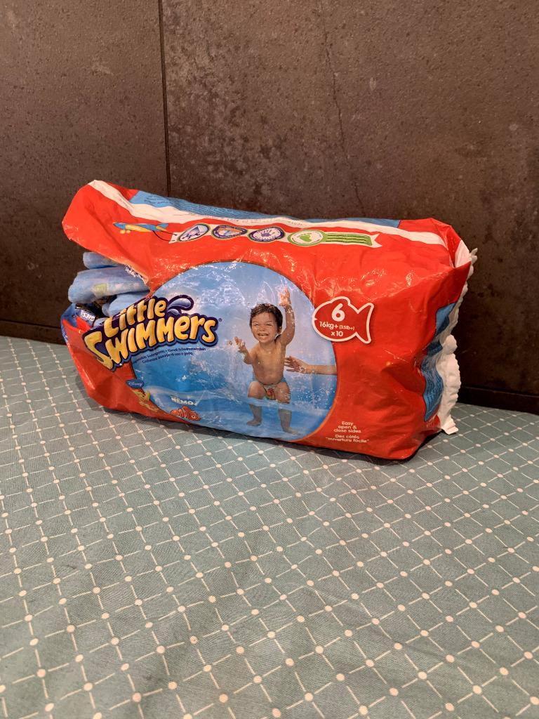 8 zwempampers: Huggies - Little Swimmers 6, Kinderen en Baby's, Babykleding | Baby-zwemkleding, Ophalen of Verzenden, Nieuw, Jongetje of Meisje
