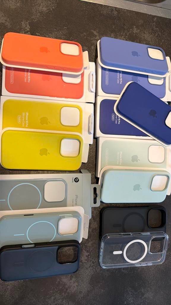 16 pro hoesjes, Ophalen of Verzenden, Zo goed als nieuw, IPhone 2G Original, Hoesje of Tasje