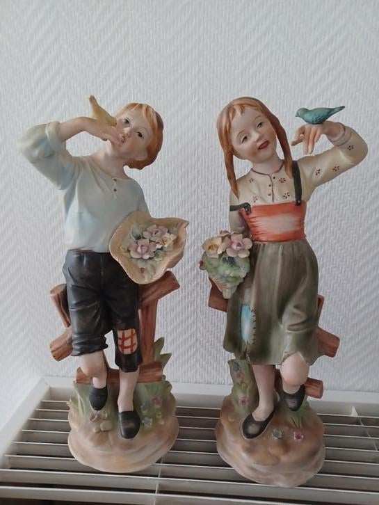 Bloemenmeisje en jongen in keramiek, Ophalen of Verzenden, Zo goed als nieuw