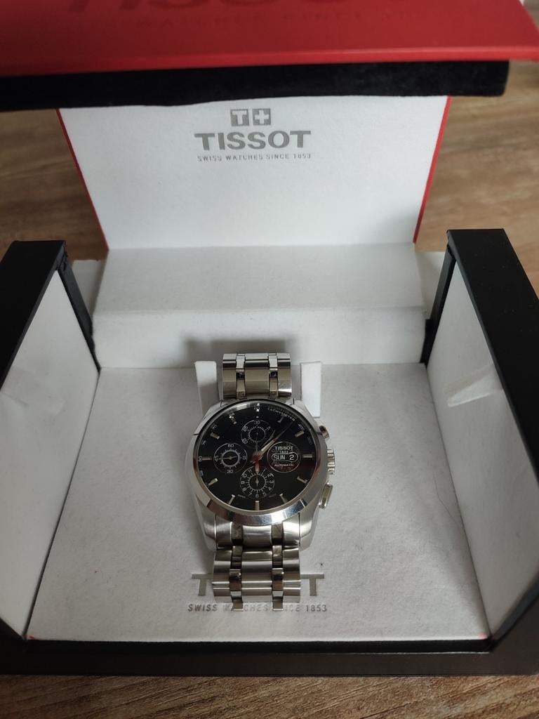Montre automatique Tissot, Acier