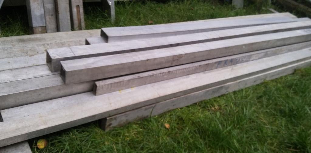 Profilés en aluminium, tubes en Alu., poteaux, tubes carrés, Enlèvement ou Envoi, Aluminium, Buse droite