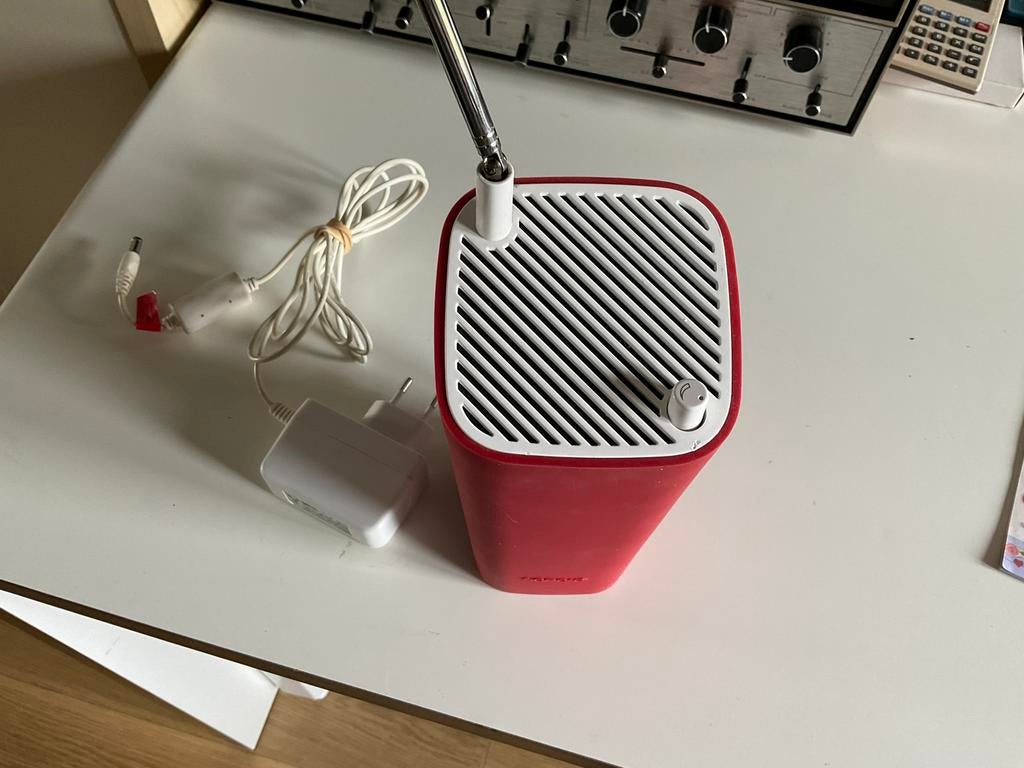 Radio SONORA avec adaptateur 220 V, Enlèvement ou Envoi, Comme neuf, Radio