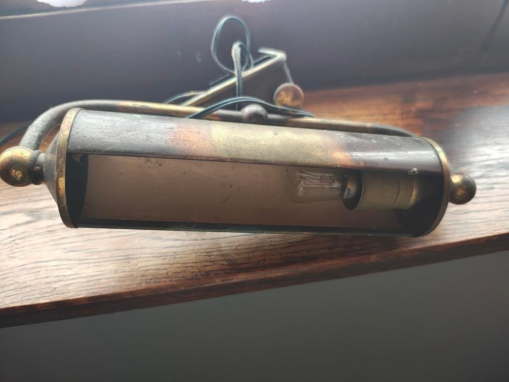 Lampe de bureau avec attache