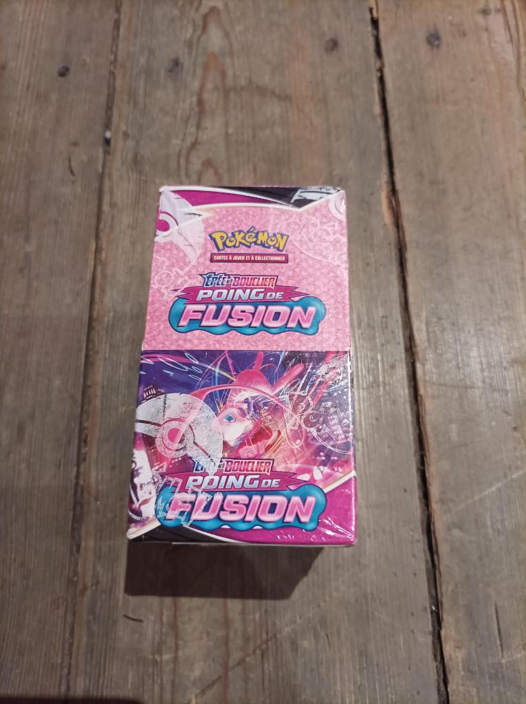 Demi display pokémon EB 8 Poing de fusion scellé 18 boosters, Enlèvement ou Envoi, Neuf, Booster box