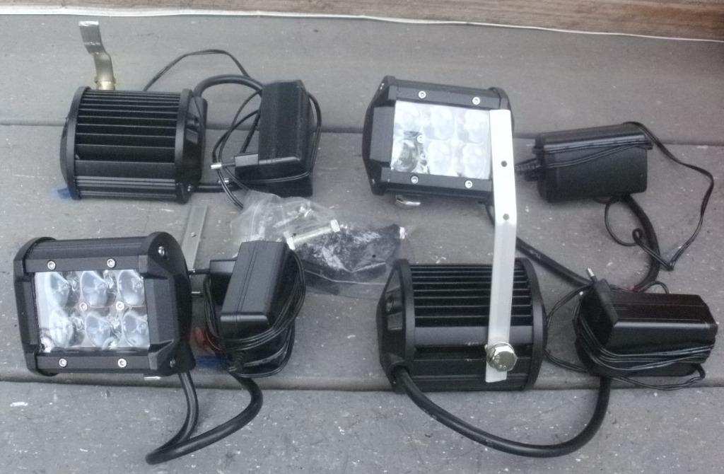 verlichting led schijnwerper 4 stuks + adapter 220V, Ophalen of Verzenden, Gebruikt