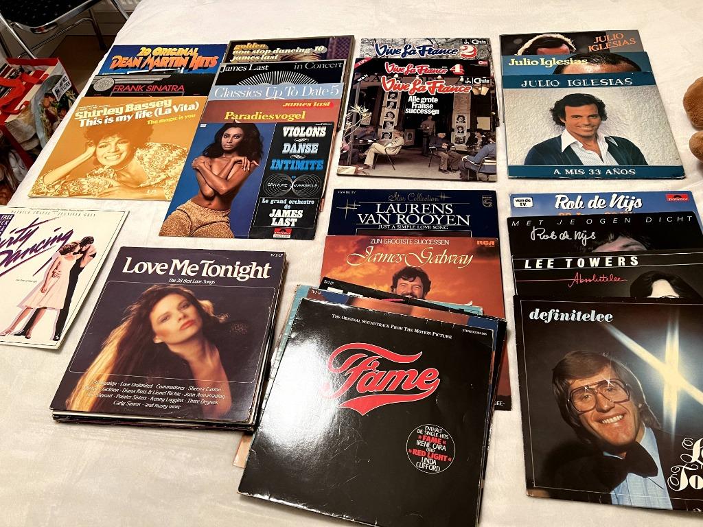 Lot LP's: oa Neil Diamond, J. Iglesias, James Last, Roy Orbi, Enlèvement, Comme neuf