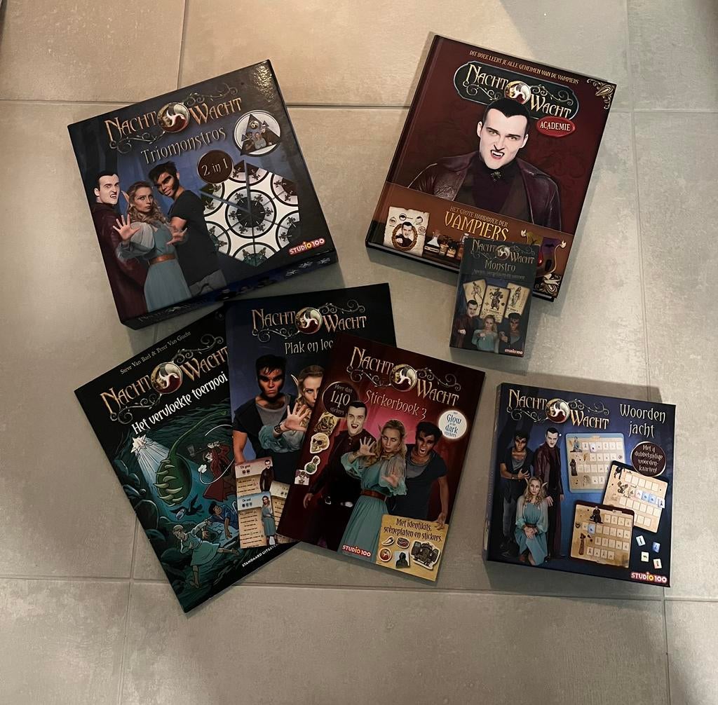 De nachtwacht boeken en spelletjes, Verzamelen, Ophalen, Zo goed als nieuw