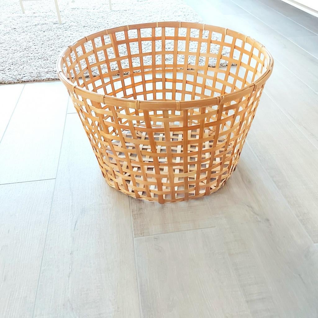 Bamboe gevlochten mand.. 50 diam x 32 H, Enlèvement, Comme neuf, Panier, Tressé