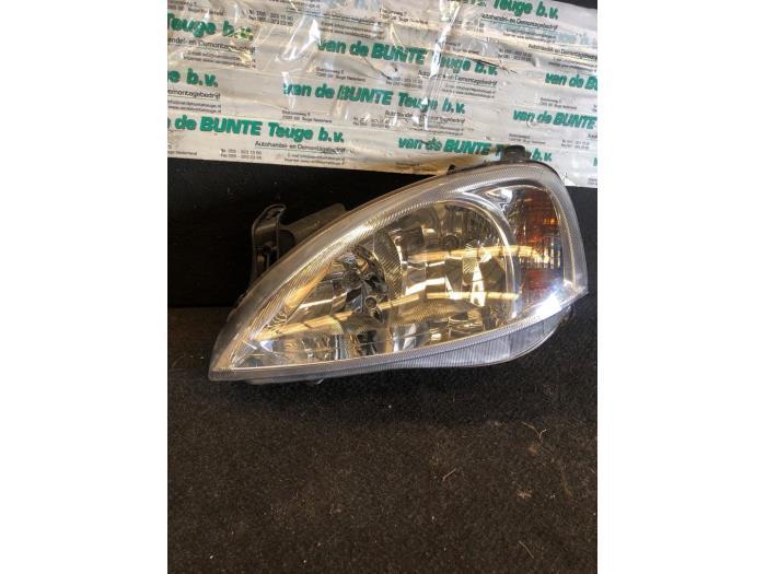 Koplamp links van een Opel Corsa, Gebruikt, -, -, Opel