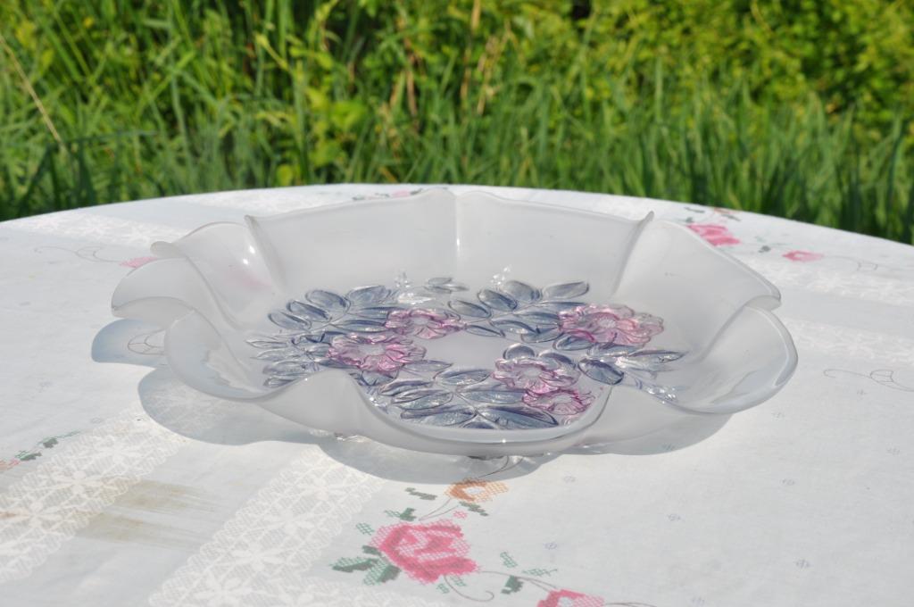 §  fruitier en verre avec des fleur rose, Antiquités & Art, Enlèvement ou Envoi