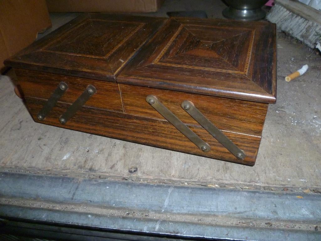 KLEINE OUDE NAAIDOOS, Antiek en Kunst, Ophalen