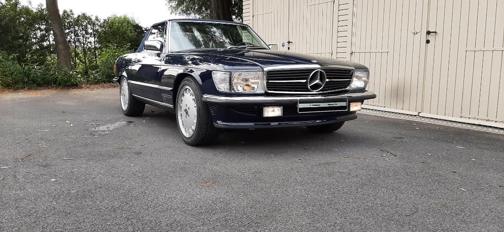MERCEDES 560 SL V 8 .UNIEK IN NIEUWSTAAT EN OLDTIMER GEKEURD, foto 9