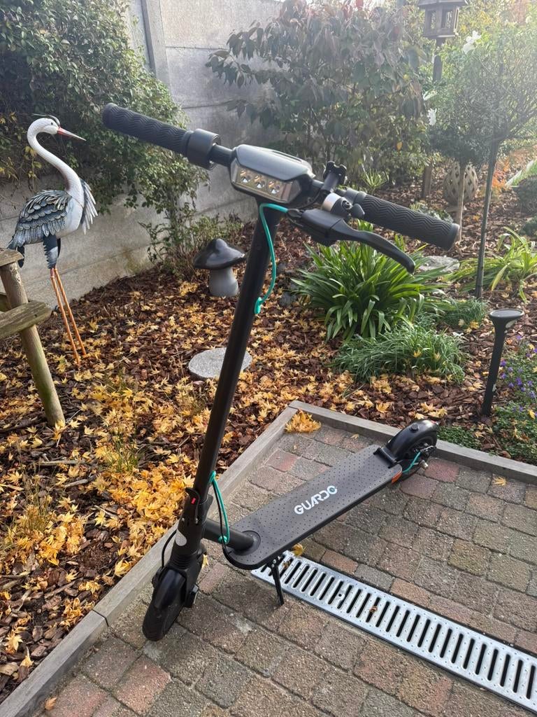marche électrique, Vélos & Vélomoteurs, Enlèvement, Comme neuf, Step électrique (E-scooter), Guardo