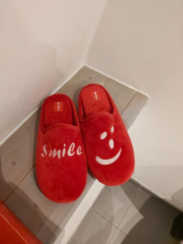 Warme pantoffels kickers maat 37 nieuw, Kleding | Dames, Schoenen, Ophalen, Nieuw