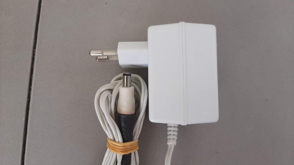Adapter of voeding, transfo, oplader Autoadapter,autolader,, Elektronische apparatuur, Ophalen of Verzenden, Gebruikt