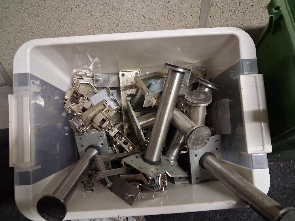 Keukenkast Scharnier en dergelijke alles samen., Ophalen, Zo goed als nieuw, Scharnier