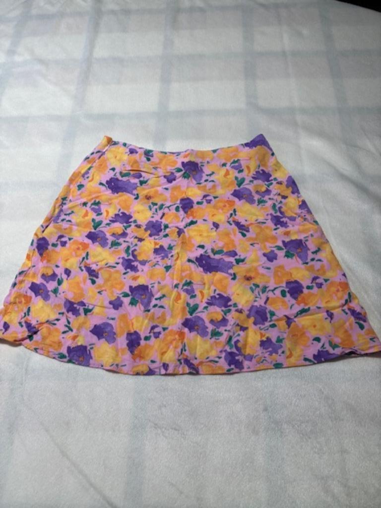 Rok met bloemenprint maat 32 EUR/Primark, Kleding | Dames, Ophalen, Primark, Paars, Zo goed als nieuw