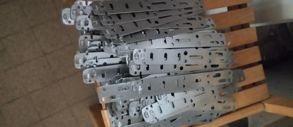 Fixations métalliques pour châssis  fenêtres, Ophalen, Nieuw