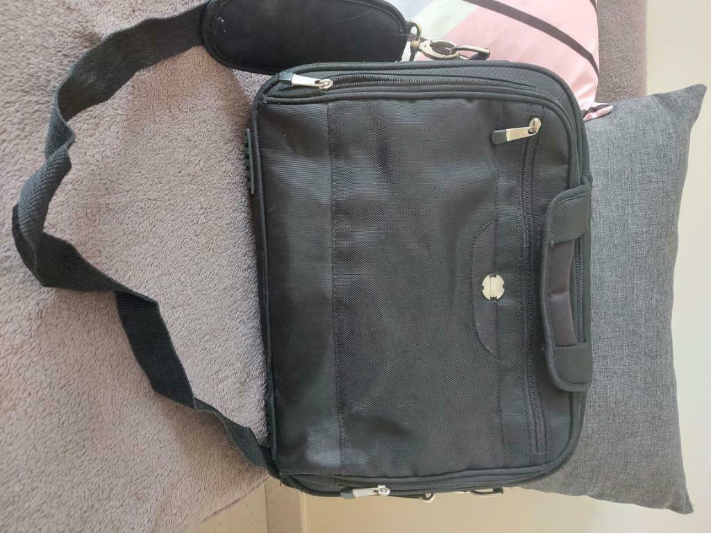 Sac a main homme, Bijoux, Sacs & Beauté, Sacs | Sacs à bandoulière, Enlèvement ou Envoi, Utilisé