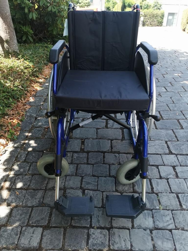 Nouveau fauteuil roulant léger plus d'info 0488826971, Divers, Enlèvement ou Envoi, Pliant, Comme neuf, Fauteuil roulant manuel