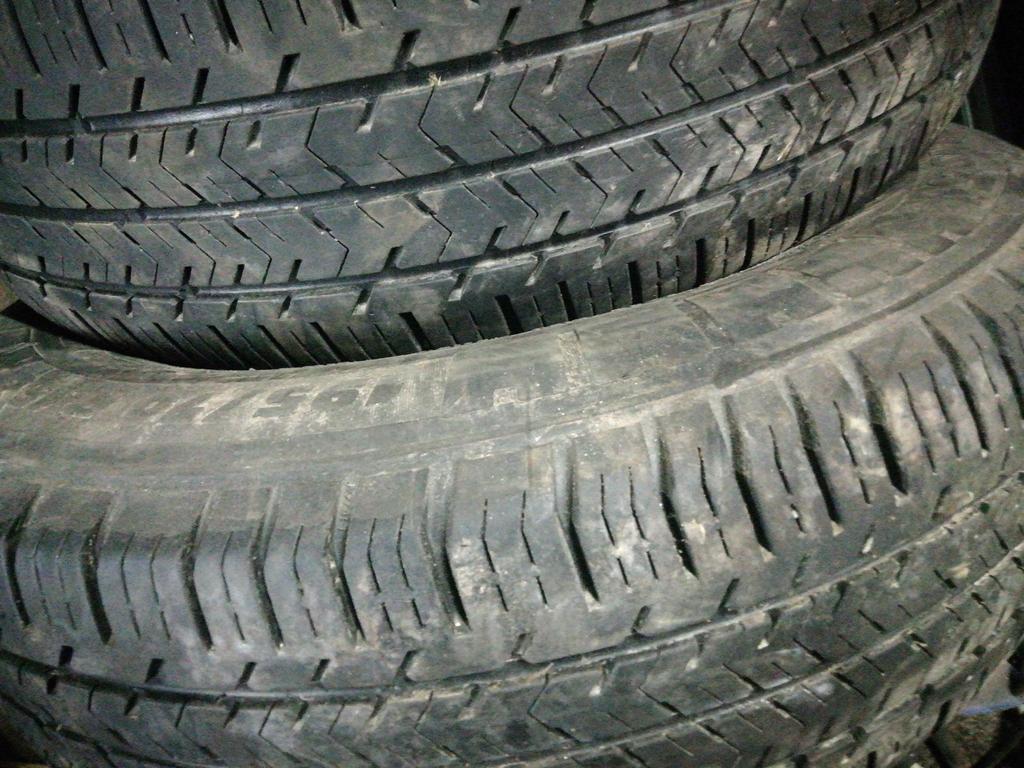 2 Michelin agilis 195 70 r15c, Ophalen of Verzenden