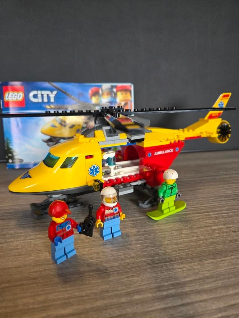 hélicoptère-ambulance LEGO City, Enlèvement, Comme neuf