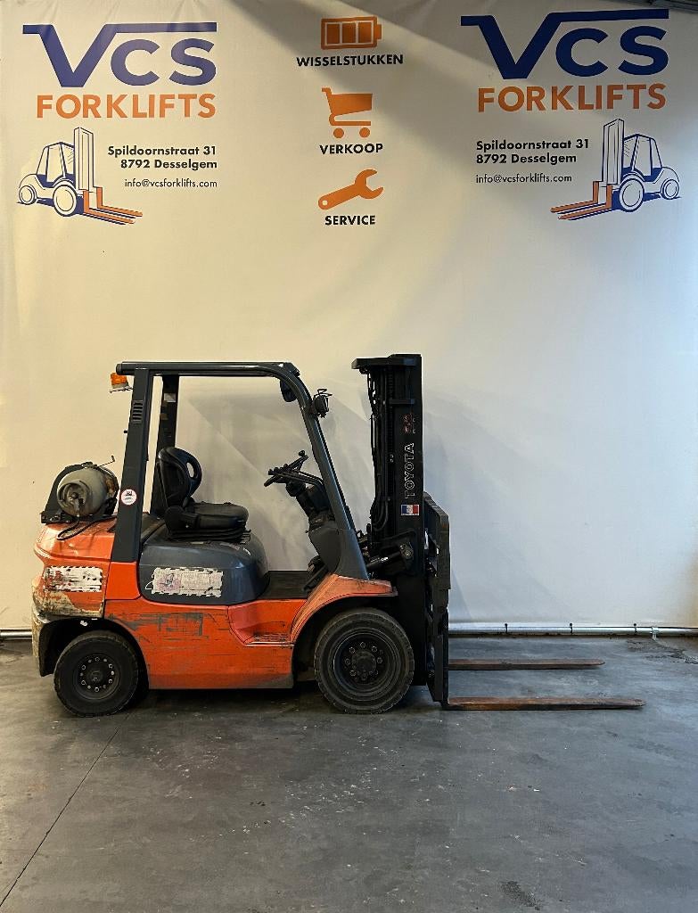 LPG heftruck: 2.5t TOYOTA, Articles professionnels, Machines & Construction | Chariots élévateurs & Transport interne, Chariot élévateur