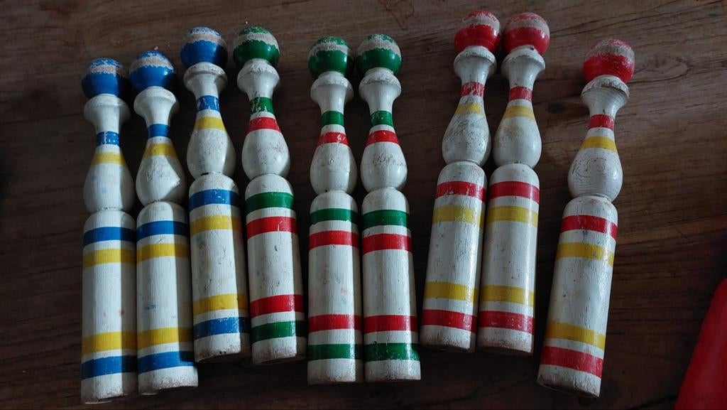 9 quilles en bois, Antiquités & Art, Enlèvement ou Envoi