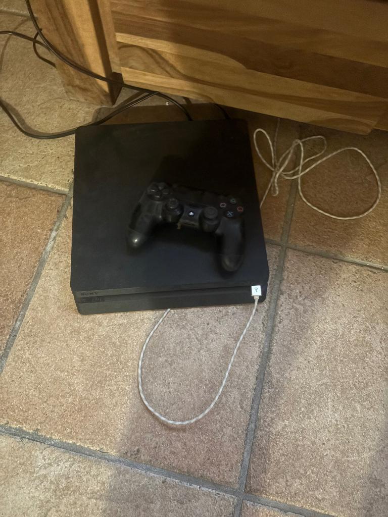 Plays station 4, Enlèvement, Utilisé, Slim