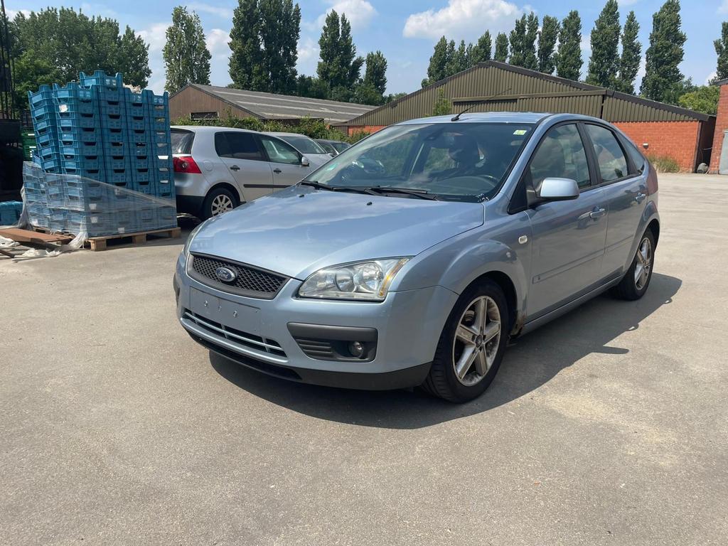 FORD FOCUS 1.6BENZINE MET DIGITALE AIRCO KEYLEES GO, Autos, Focus, Achat, Boîte manuelle, Noir