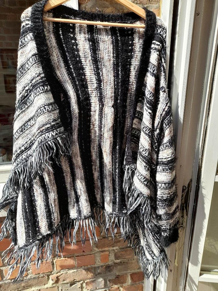 Poncho pour femme par Vintage Dressing Taille unique, Vinted dressing, Enlèvement ou Envoi, Comme neuf, Noir