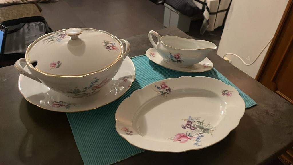 Leuk bloemig eetservies soepterrine, Ophalen