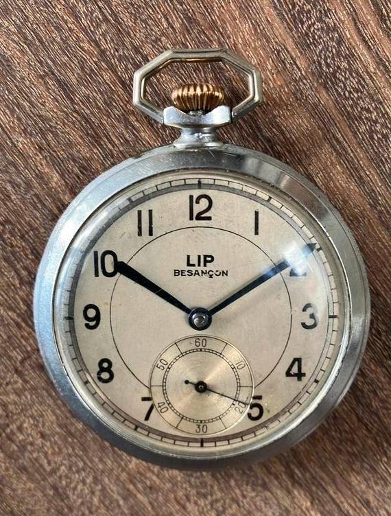 Antieke zakhorloge van LIP Beçancon in metalen etui, Ophalen of Verzenden, Zakhorloge