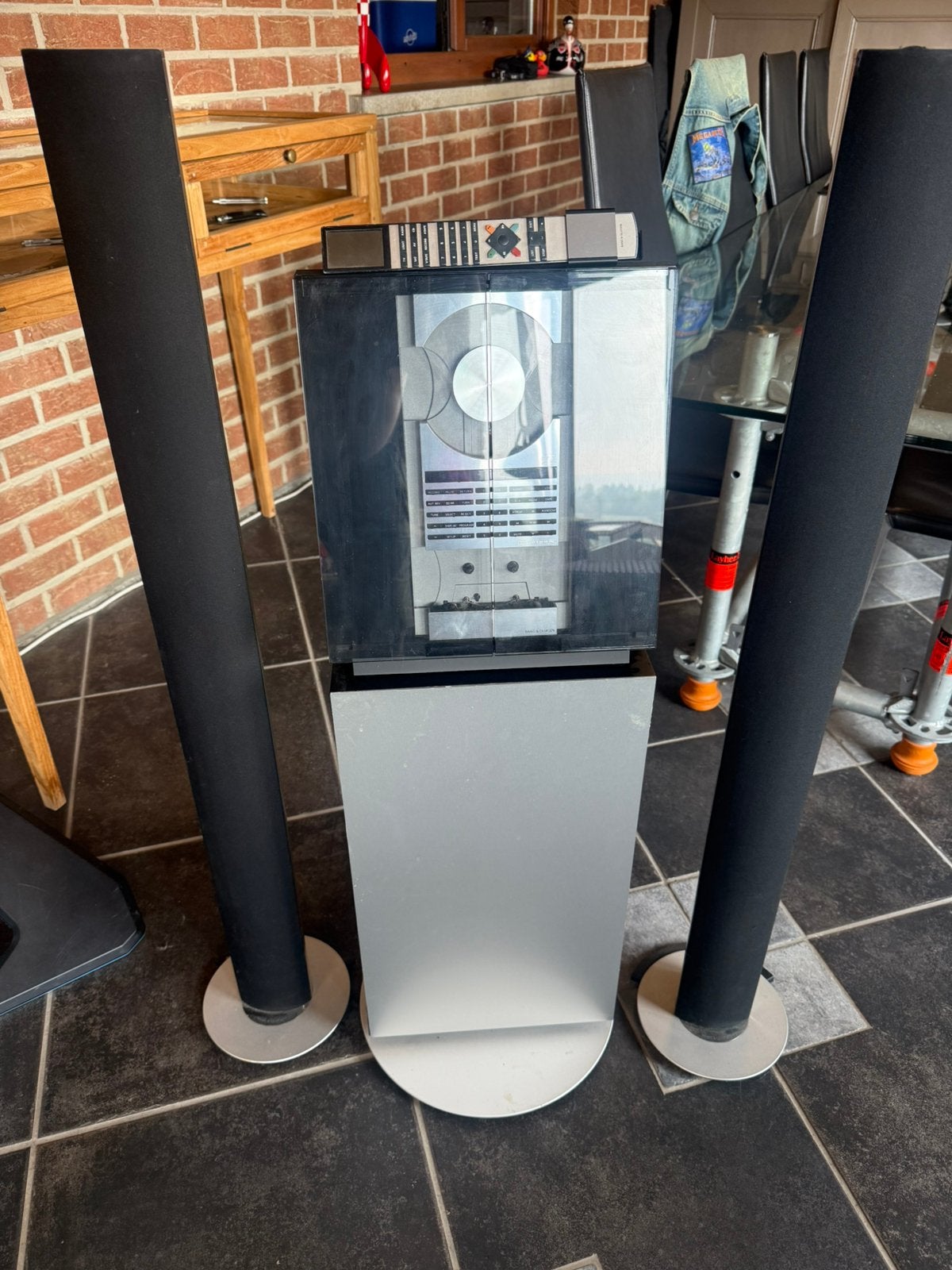 Chaine hifi Bang & Olufsen + enceinte + télécommande + pied, Audio, Tv en Foto, Home Cinema-sets, Ophalen, Zo goed als nieuw