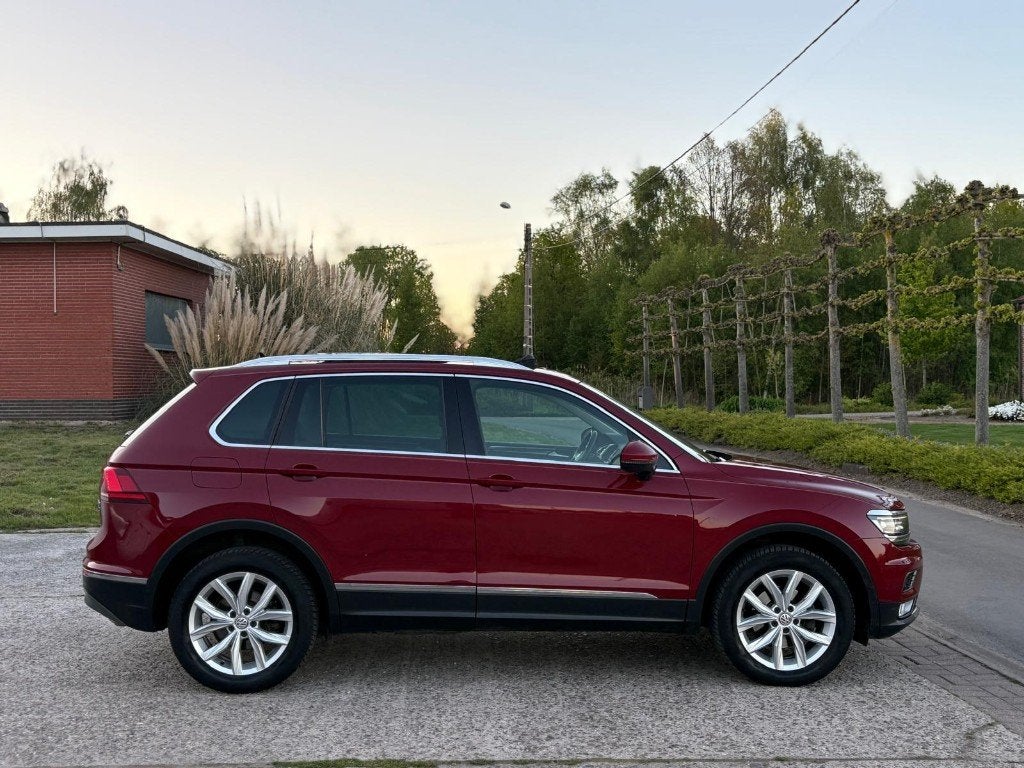 Volkswagen Tiguan 2.0TDI 4Motion Highline Pano DSG Xenon, Auto's, Automaat, Euro 6, Bedrijf, Diesel