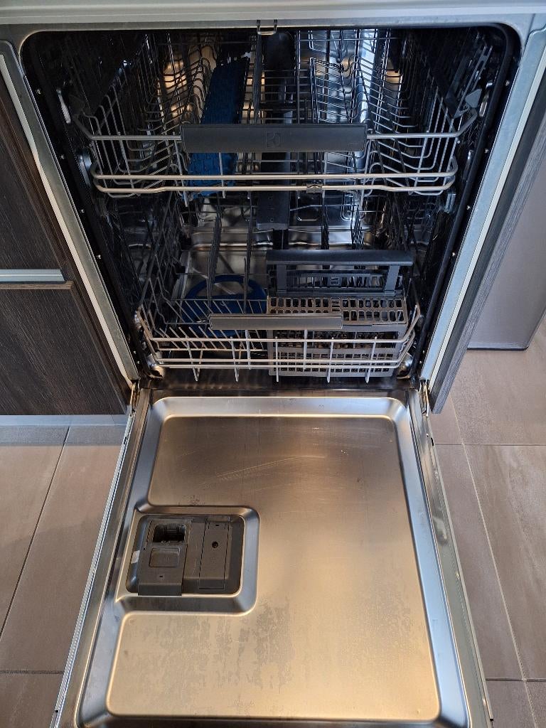 Lave-vaisselle encastré XXL Electrolux ESL7310RA, Encastré, Moins de 10 litres, Enlèvement, Utilisé