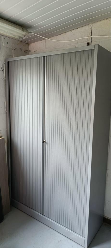 Metalen archiefkast met sleutel, Huis en Inrichting, Kasten | Roldeurkasten en Archiefkasten, Ophalen