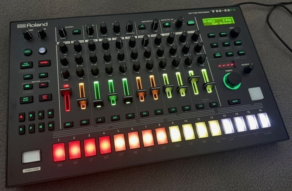 Roland TR-8S, Musique & Instruments, Enlèvement ou Envoi, Comme neuf, Roland