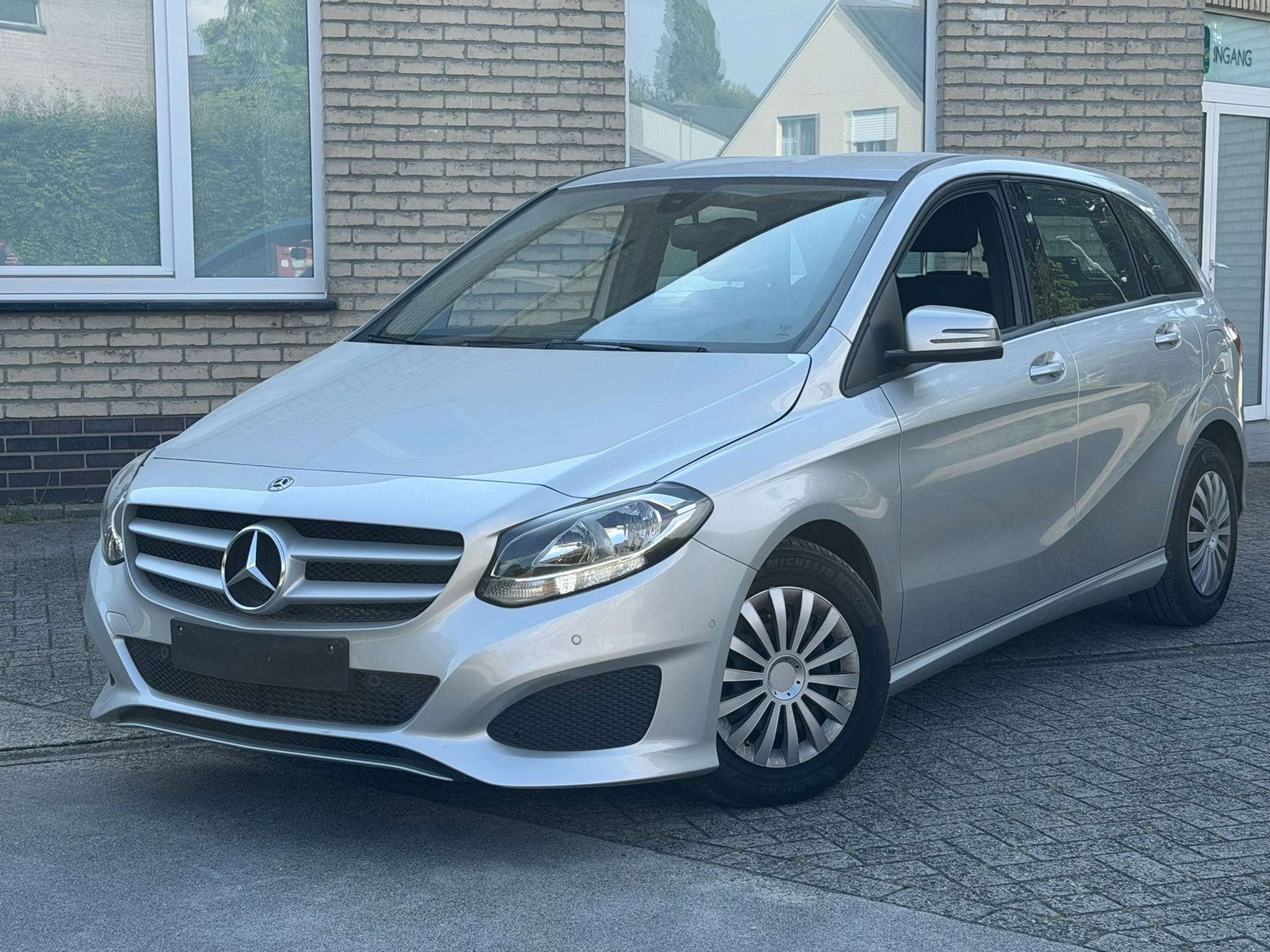 Mercedes-Benz B-Klasse 180 B 180 Business Solution, Autos, Argent ou Gris, Achat, Euro 6, 1960 kg