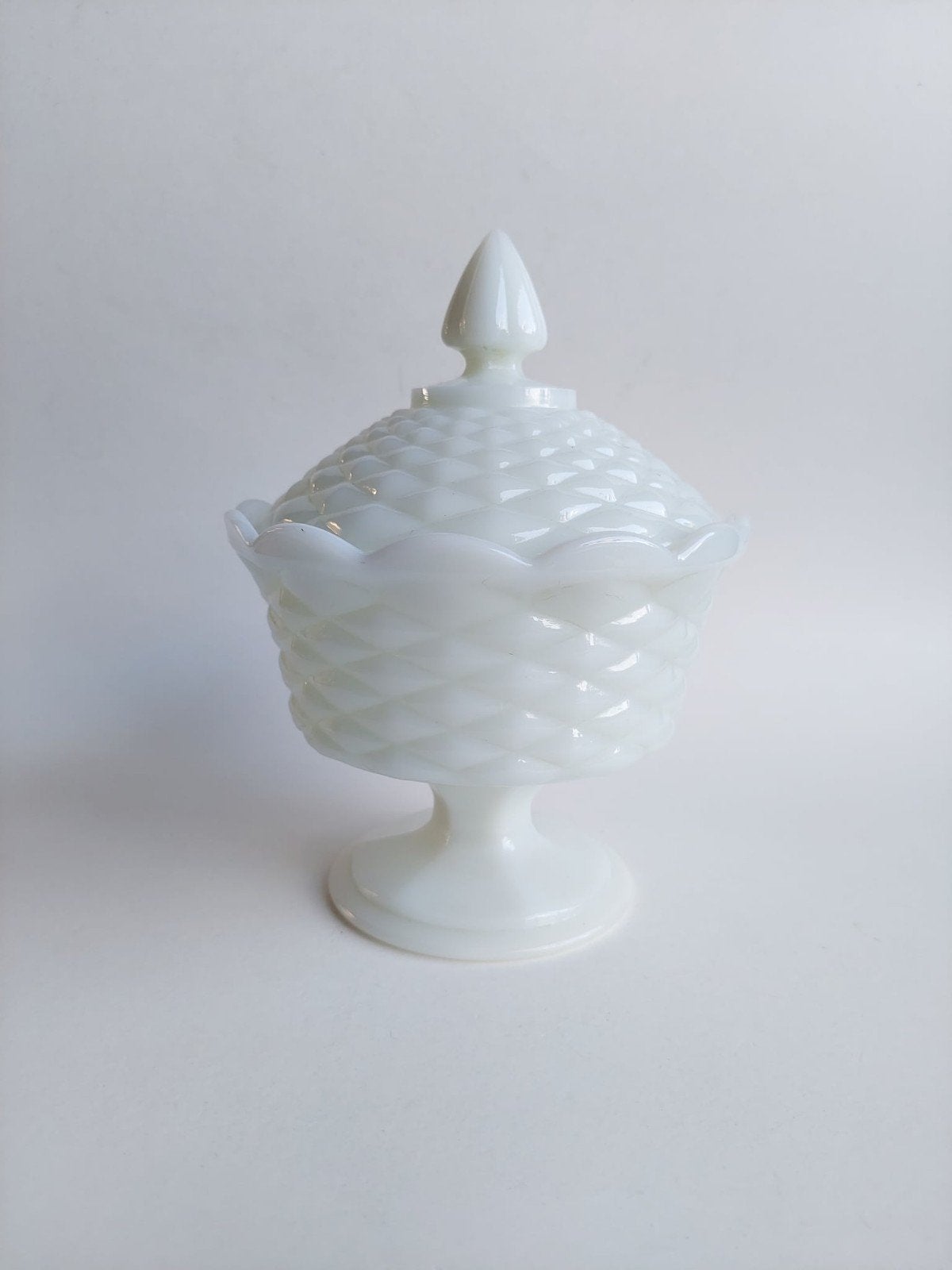 Witte melkglazen/opaline pot met deksel (snoeppot/bewaarpot), Ophalen